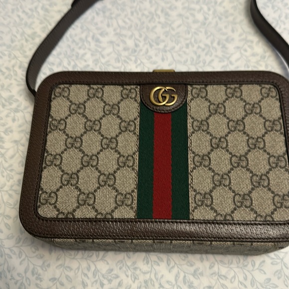 Gucci GG Supreme Messenger Bag - Picture 2 of 10